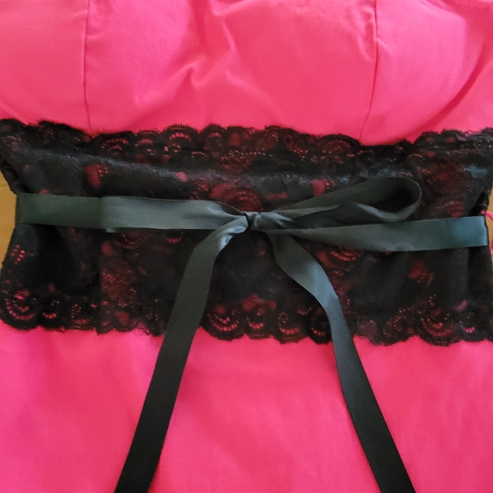 Body Central Hot Pink Strapless Corset Top with Black Lace Accent - Picture 9 of 10